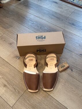NIB Pons Shoes - Classic Espadrille Brown Size 9